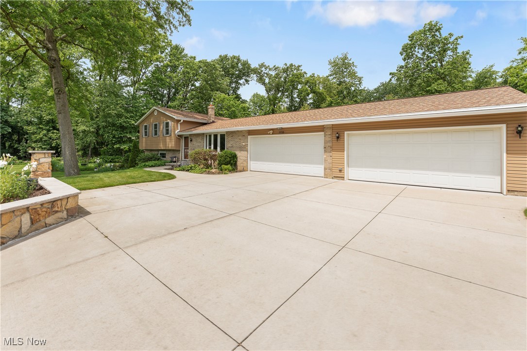 7733 Stonewood Drive, North Canton, Ohio image 38