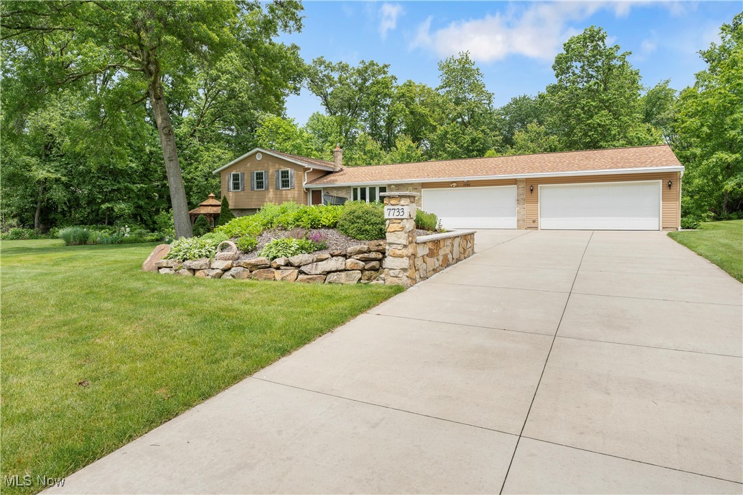 7733 Stonewood Drive, North Canton, Ohio image 39