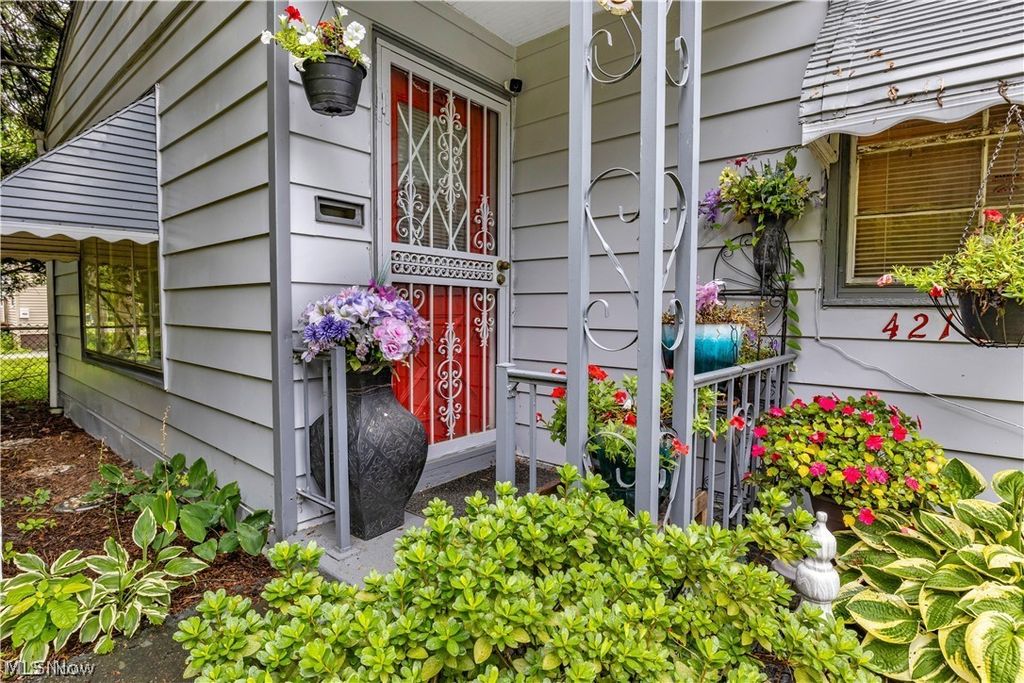 Photo of 4216 E 162nd Street, Cleveland, OH 44128 (MLS # 5185513)