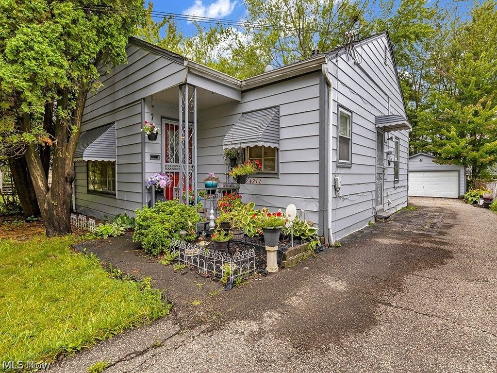 Photo of 4216 E 162nd Street, Cleveland, OH 44128 (MLS # 5185513)