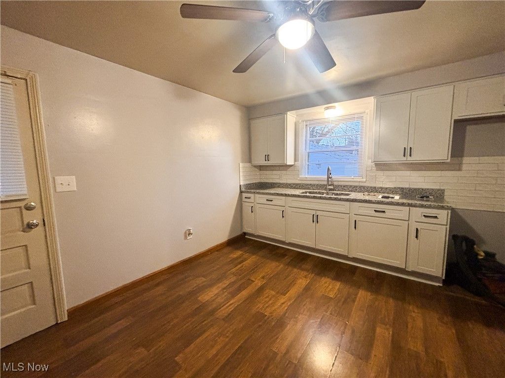 Photo of 1633 Everett Avenue, Youngstown, OH 44514 (MLS # 5175292)