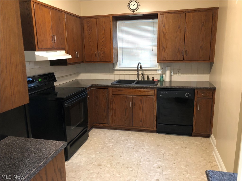 Fairlawn Reserve Dev - Residential Lease