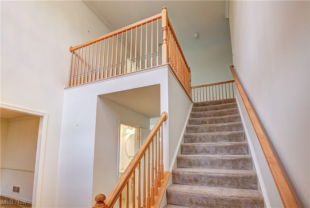 Photo of 6308 Richmond Road, Oakwood Village, OH 44146 (MLS # 5180400)