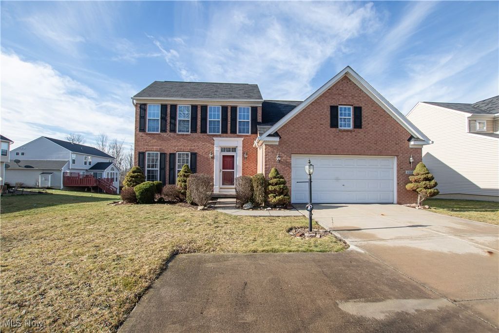 Photo of 6308 Richmond Road, Oakwood Village, OH 44146 (MLS # 5180400)