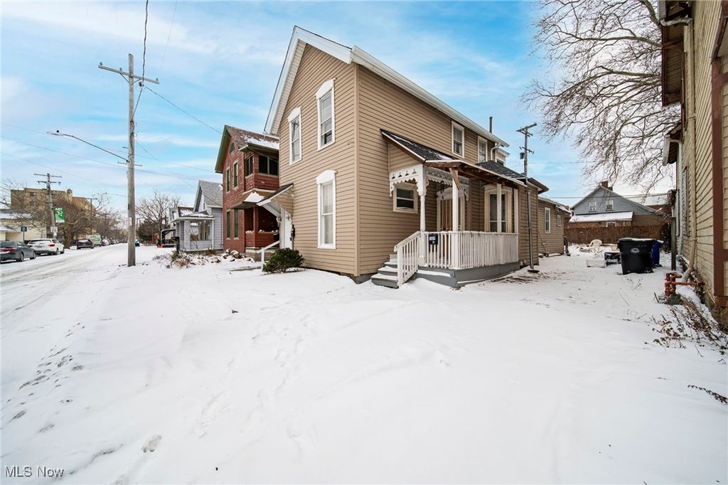 Photo of 2449 Castle Avenue, Cleveland, OH 44113 (MLS # 5178759)