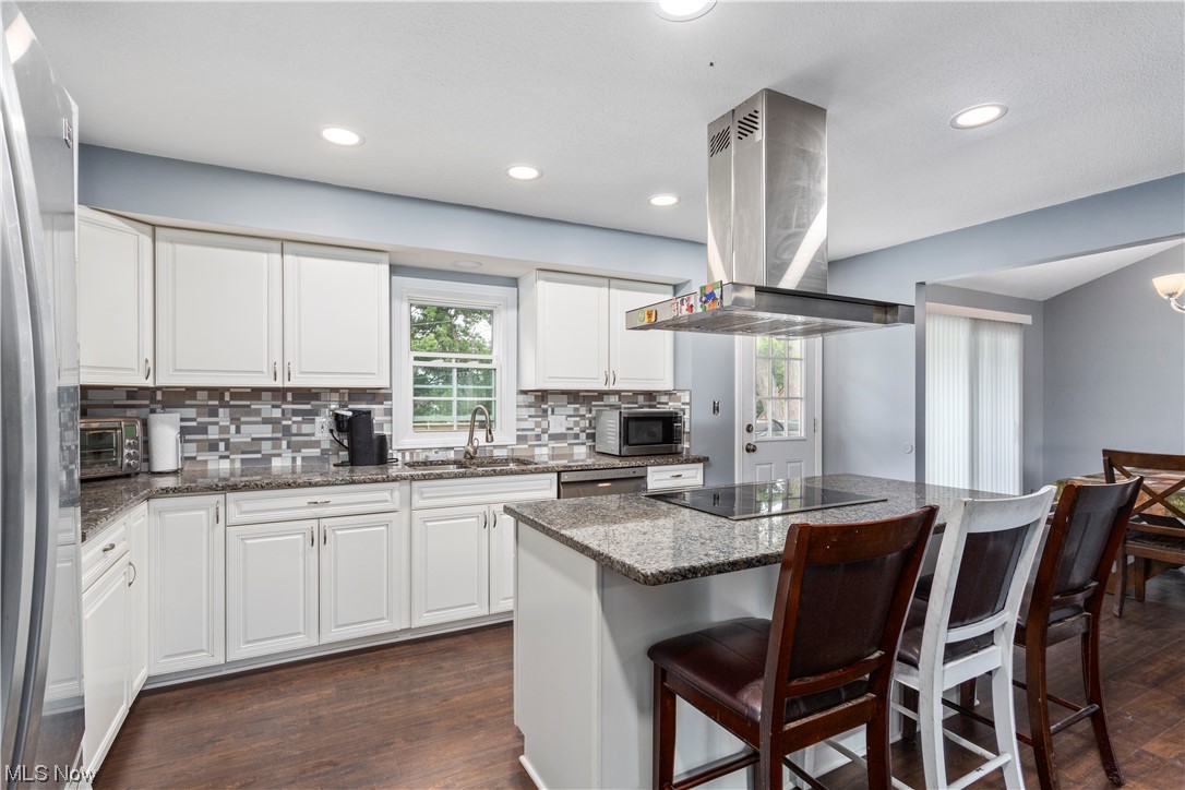 Royal Blvd - Residential