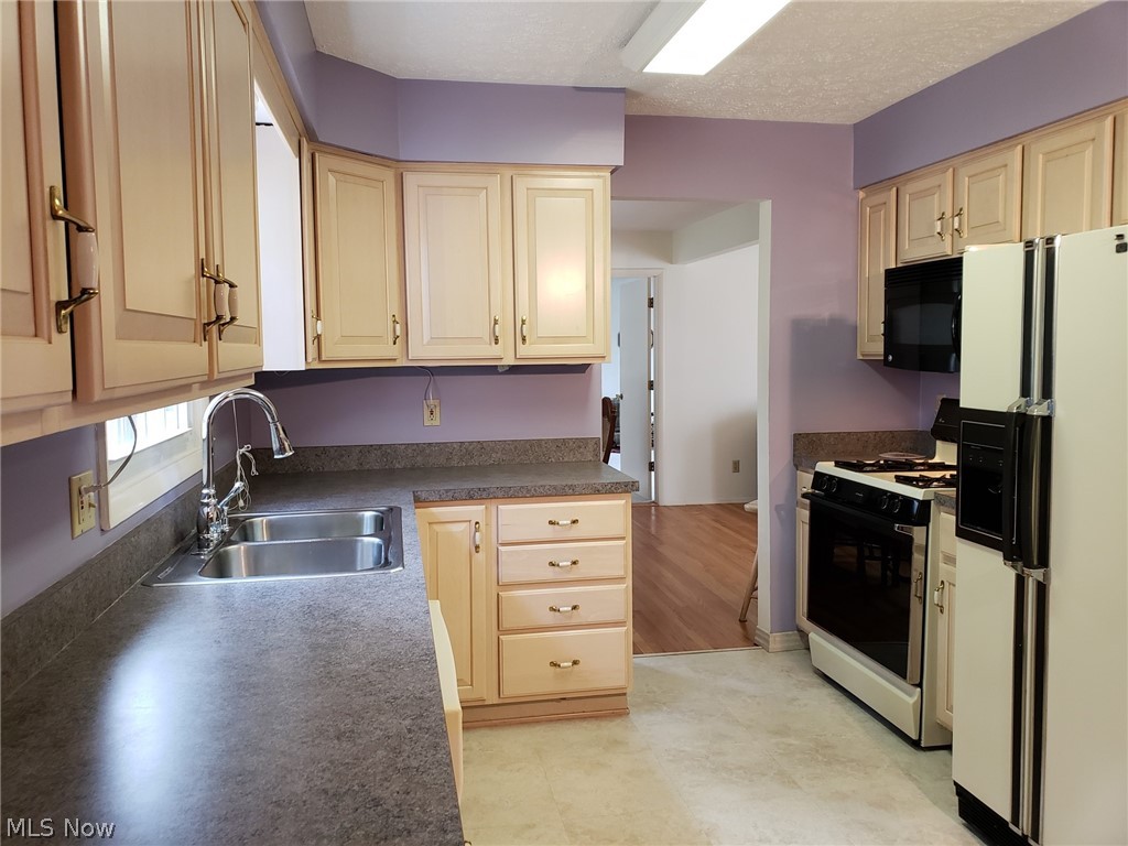 White Gate - Residential