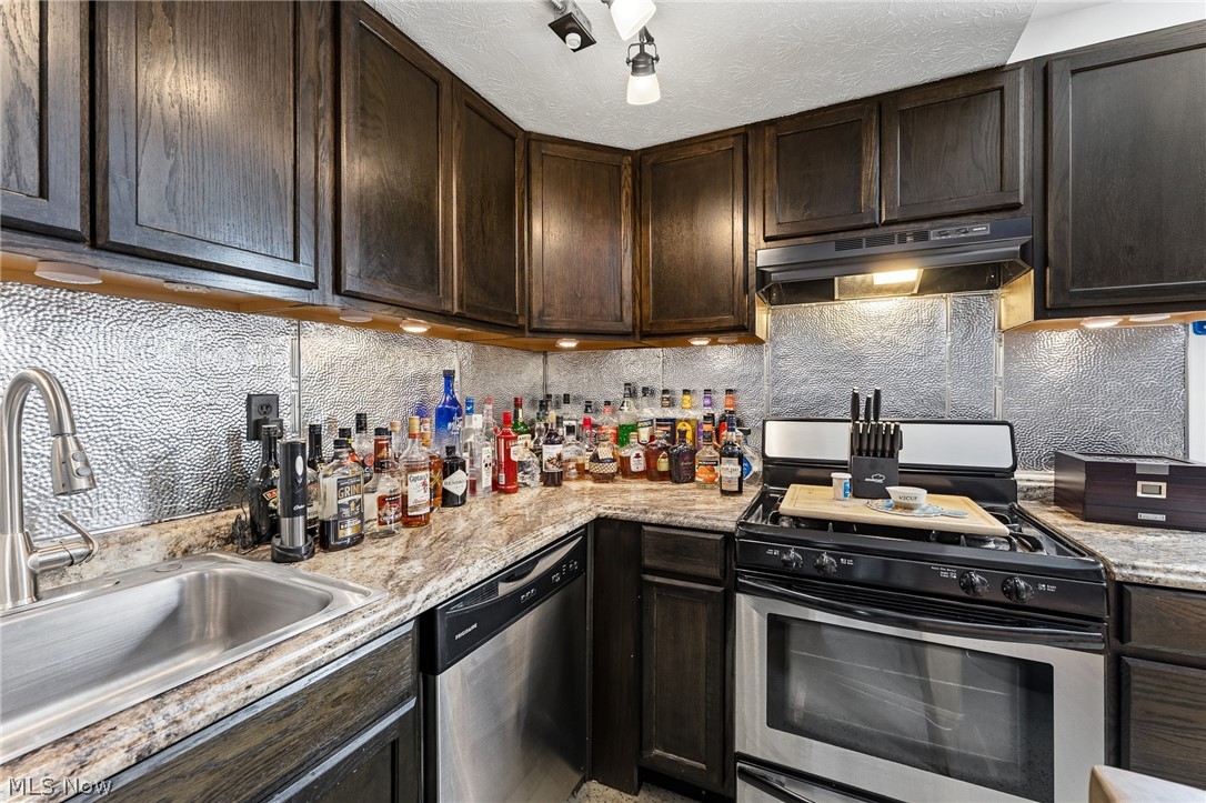 Village Park Estates 04 - Residential