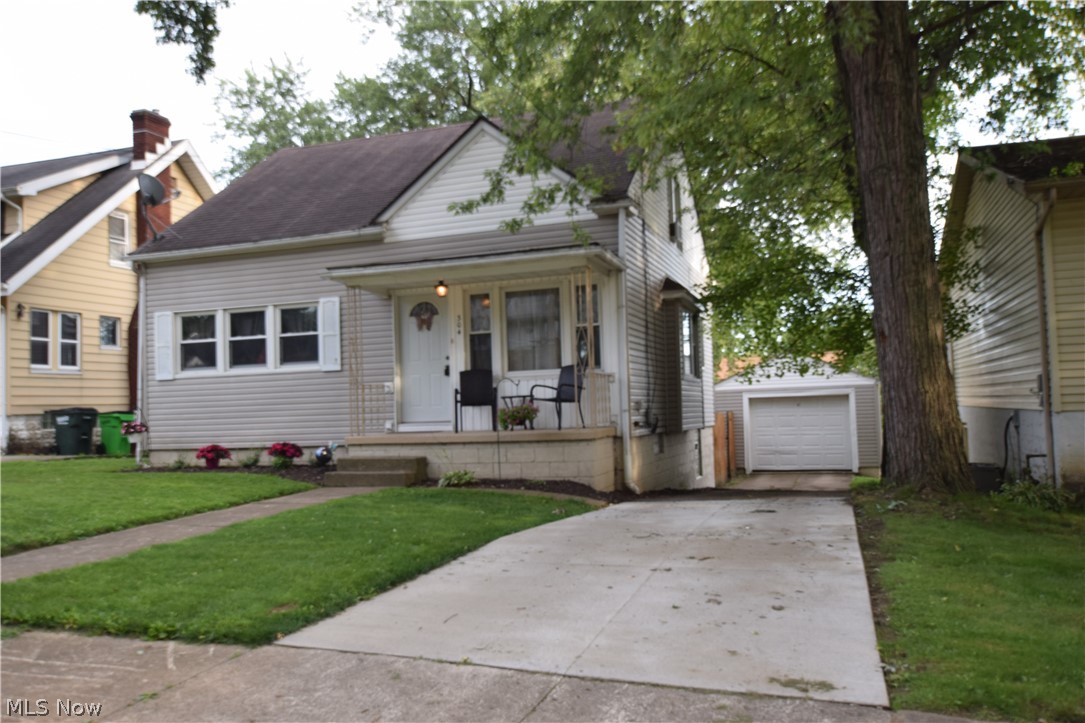 Just the right size for your first or last home. 2 bedrooms down and 2 bedrooms up with full bath on both floors. Recent improvements include Furnace and A/C
in 2020. Main Sewer line to street replaced and upper driveway in December 2020. Kitchen opens to the Living Room and the appliances stay. Big finished space in the basement. Deck overlooks a privacy fenced backyard. Electrical, plumbing, roof updated in 2010. No worries, Seller is including a Home Warranty for your piece of mind.
Please excuse seller's packed boxes! They have their next place picked out and you may be able to have quick possession! Schedule your appointment to see this soon.