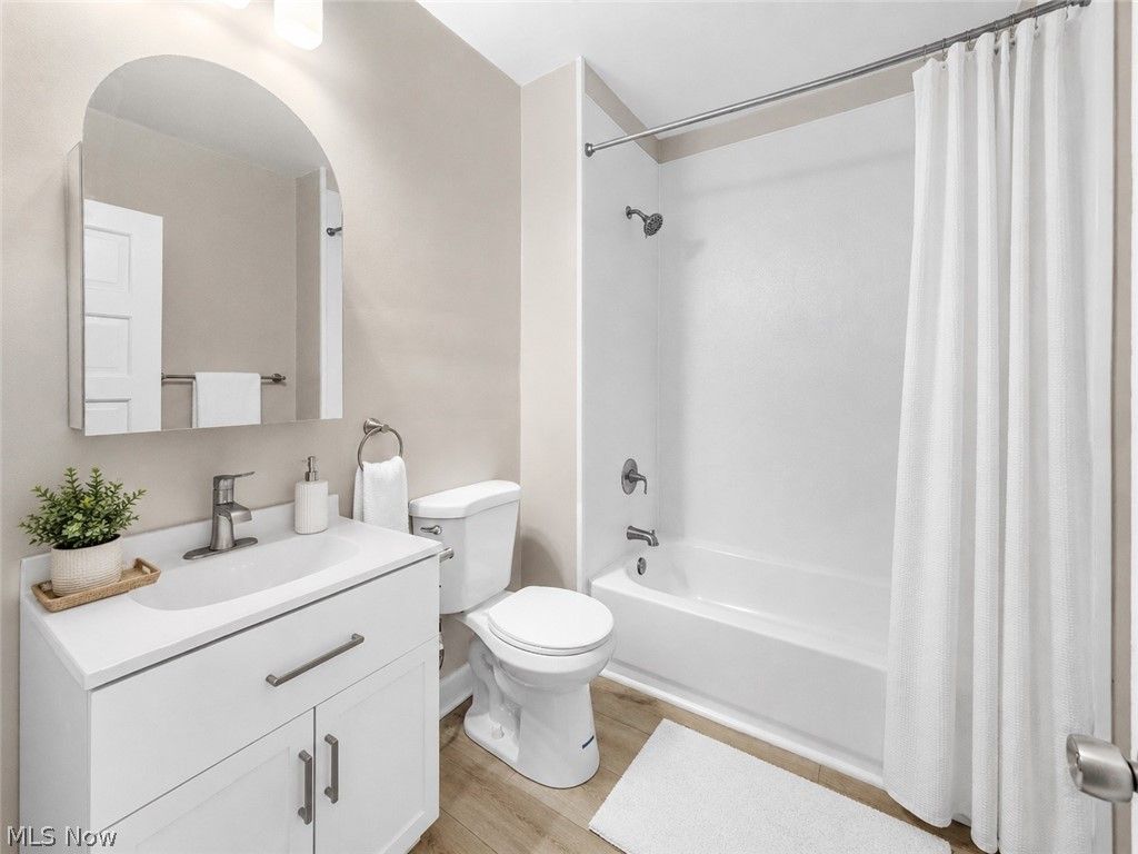 Photo of 1924 W 75th Street, Cleveland, OH 44102 (MLS # 5208111)