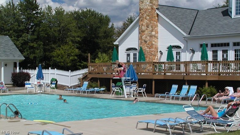 Devon Pond - Residential