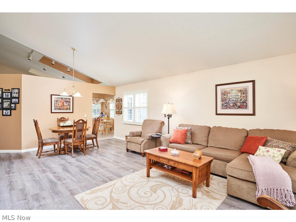 Devon Pond - Residential