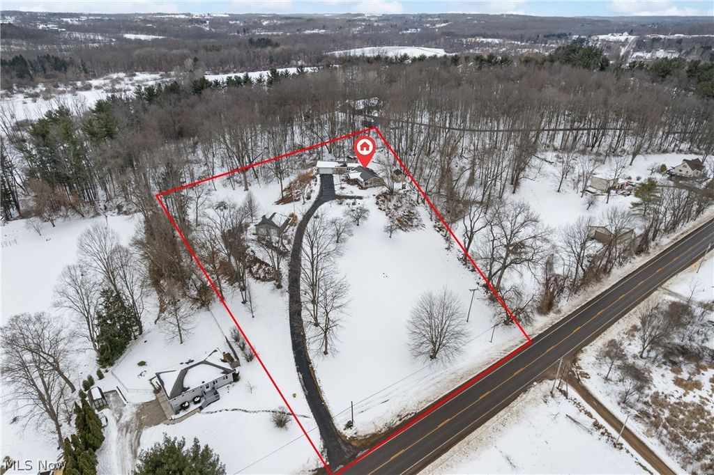 Photo of 5039 Erie Avenue N, Canal Fulton, OH 44614 (MLS # 5186596)