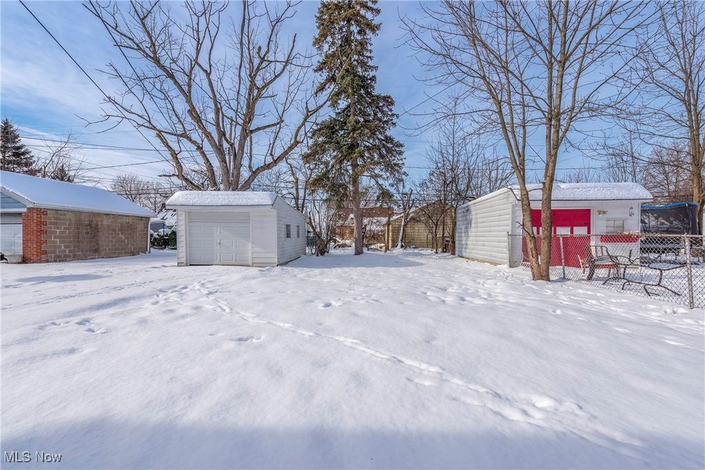 Photo of 5246 Philip Avenue, Maple Heights, OH 44137 (MLS # 5177607)