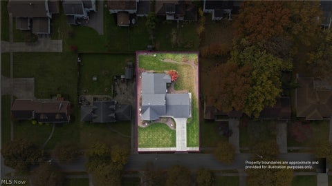 Tiny photo for 525 Carlotta Drive, Youngstown, OH 44504 (MLS # 5254141)