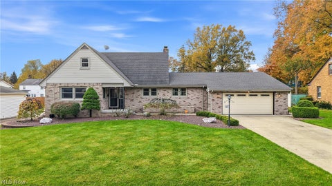 Photo of 525 Carlotta Drive, Youngstown, OH 44504 (MLS # 5254141)