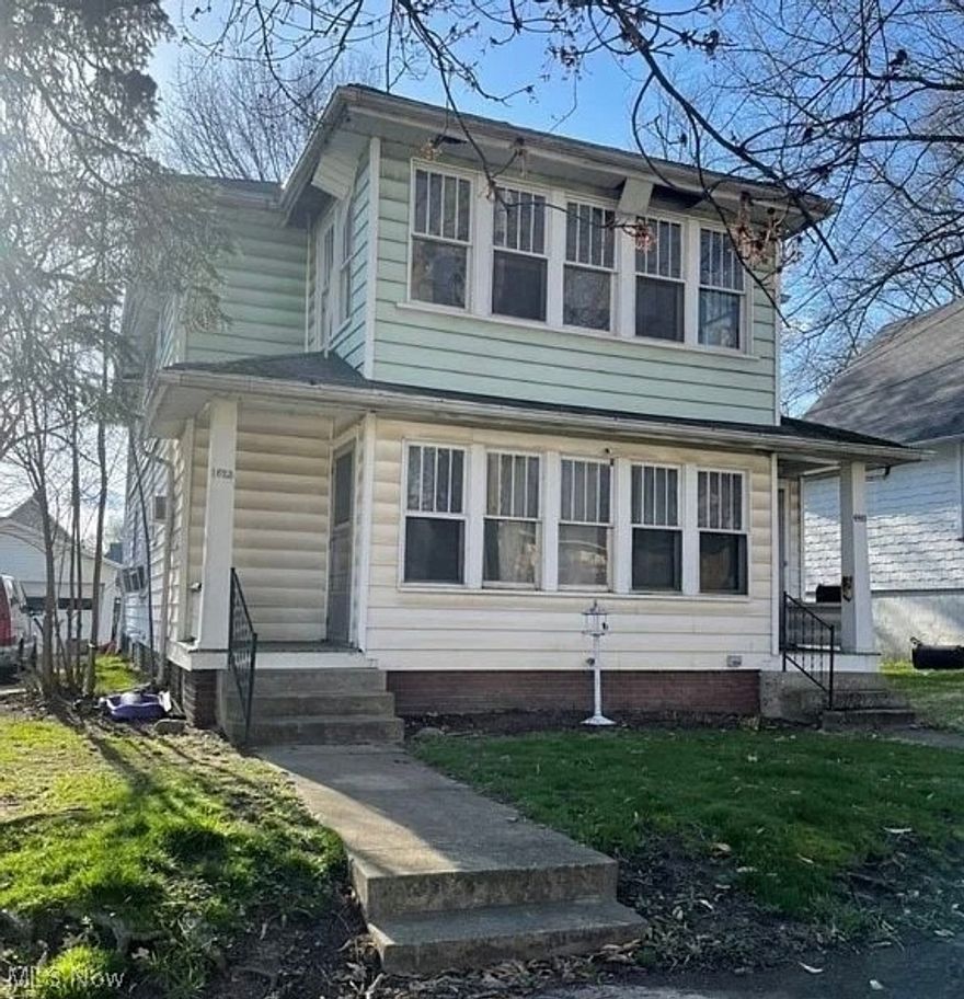 Opportunity on this spacious up and down duplex.  With a little TLC, this is a money maker.   Each unit features two bedrooms, generous sized bath, kitchen, Dining room, large living room as well as an additional room for office or morning coffee.  One unit is occupied so perfect for investor or owner occupant to make the other unit rent ready and or home!