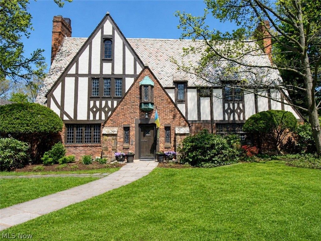 Photo of 19001 Shelburne Road, Shaker Heights, OH 44118 (MLS # 5207028)