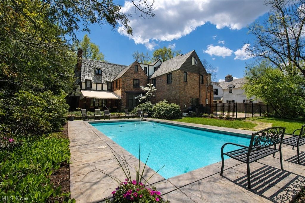 Photo of 19001 Shelburne Road, Shaker Heights, OH 44118 (MLS # 5207028)