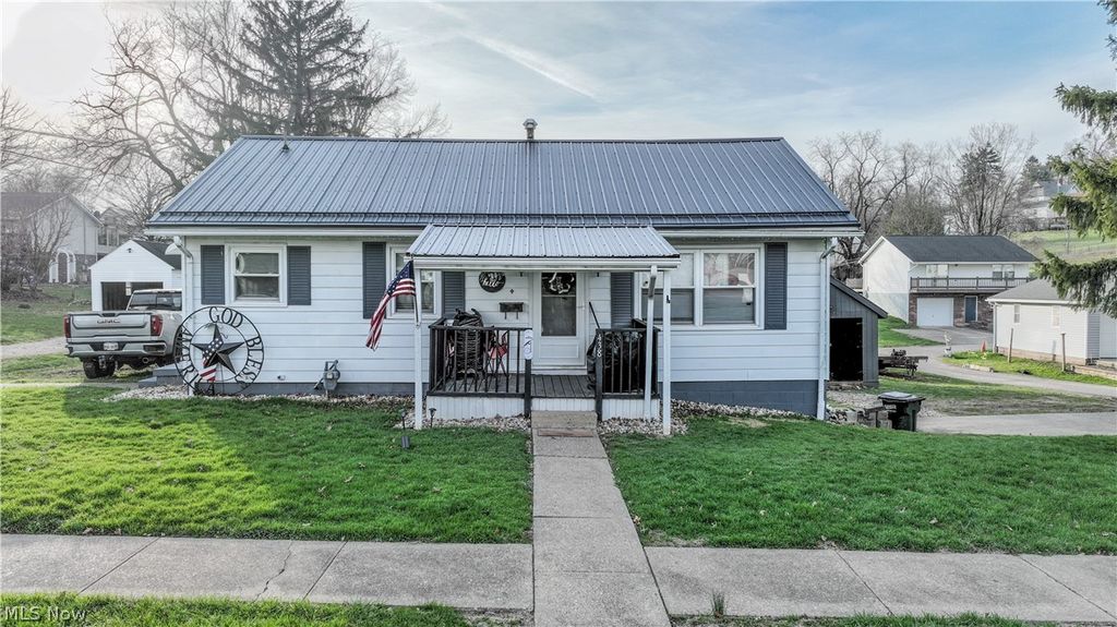 Photo of 438 N Lincoln Avenue, Barnesville, OH 43713 (MLS # 5193882)