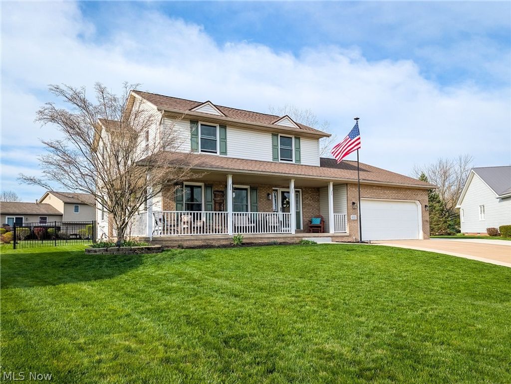 Photo of 812 Joel Circle, Louisville, OH 44641 (MLS # 5199198)