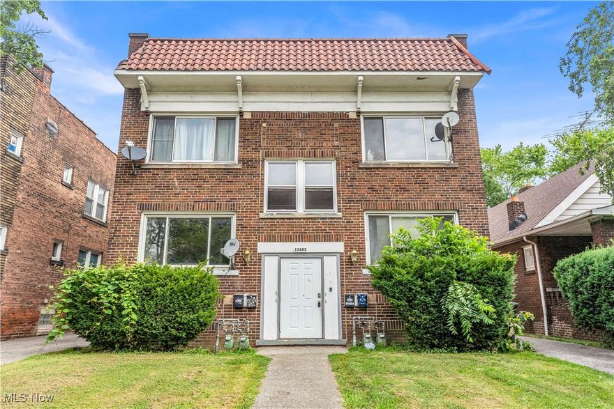 13605 Othello Ave | Unit 4, Cleveland - Spacious 2 bed 1 bath multi-family home! //

$ 810 rent / $ 810 deposit //
$55 application fee per adult //
1-2 pets OK in this unit. After application pre-approval, a PetScreening is required for any animals to proceed with one of our properties; a PetScreening affidavit is still required if you have no pets. (Some breed restrictions apply per HUD guidelines). //
NO SMOKING //
1 time $139 non-refundable set up fee paid at lease signing //

$35/month required resident benefit package; can include personal property/liability insurance for an additional $10/month for $45/month total. //

After application Pre-Approval 1 applicant per household application is required to fill out a PetScreening application, before being about to proceed with placing a Reservation Fee for one of our properties. You will receive a pre-approval for your application and in order to proceed, the PetScreening is required. Even if you have NO pets - this application must be filled out. One time, non-refundable pet fee of $250-600 per animal applies to all pets & must be paid before or when you pay your first month rent. (No fee for qualified assistance animals). //

Our application is processed through secure site: Findigs, and they require ID and income verification. Without this, your application will not be processed. They offer 24/7 chat support on their application directly if you have any questions. //

BEDROOMS: 2 //
BATHROOMS: 1 //
APPLIANCES PROVIDED: Fridge and stove //
UTILITIES / RESIDENT RESPONSIBILITY: Resident pays gas and electric and is responsible for snow removal. //

Serious inquiries only.