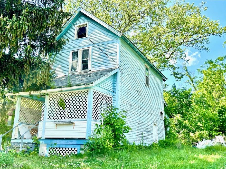 Flip or Rental Investment Opportunity!  This home has had some renovations started and is ready and waiting to be finished.  Home features a large open 1st floor bathroom, family room & living room and or dining room with 2 large bedrooms on the 2nd floor.