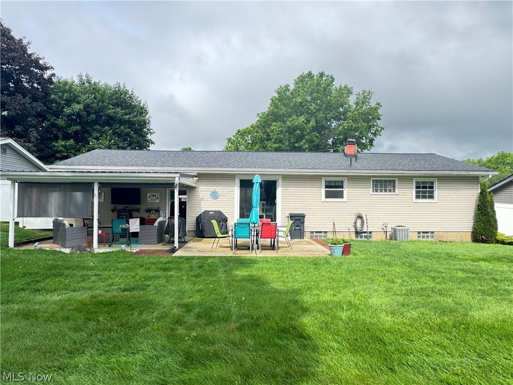 Photo of 4013 Shelbourne Drive, Youngstown, OH 44511 (MLS # 5212916)