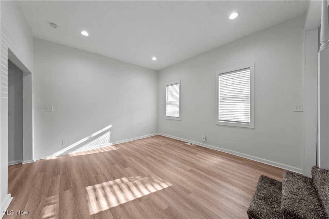 Cleveland, Ohio 44113, United States, 2 Bedrooms Bedrooms, ,2 BathroomsBathrooms,Residential,Active,25611