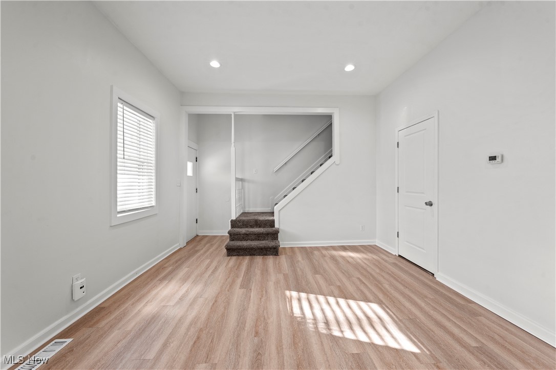 Cleveland, Ohio 44113, United States, 2 Bedrooms Bedrooms, ,2 BathroomsBathrooms,Residential,Active,25611