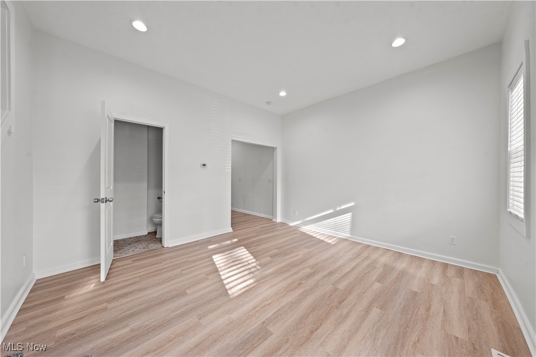 Cleveland, Ohio 44113, United States, 2 Bedrooms Bedrooms, ,2 BathroomsBathrooms,Residential,Active,25611