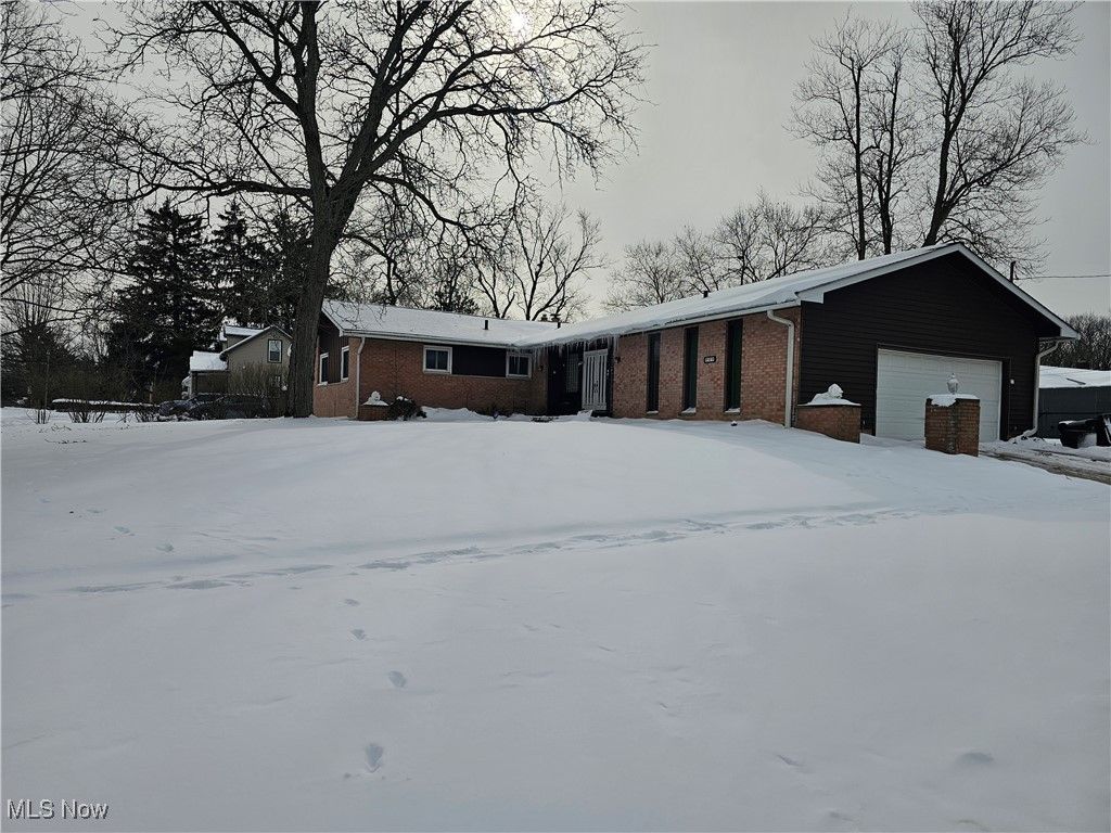 Photo of 840 Archer Road, Bedford, OH 44146 (MLS # 5184408)
