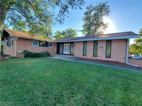 Homes For Sale - 840 Archer Road<br/> Bedford, OH 44146