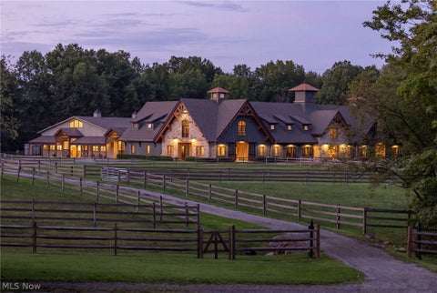 Photo of 10190 N Girdle Road, Mesopotamia, OH 44062 (MLS # 5241494)