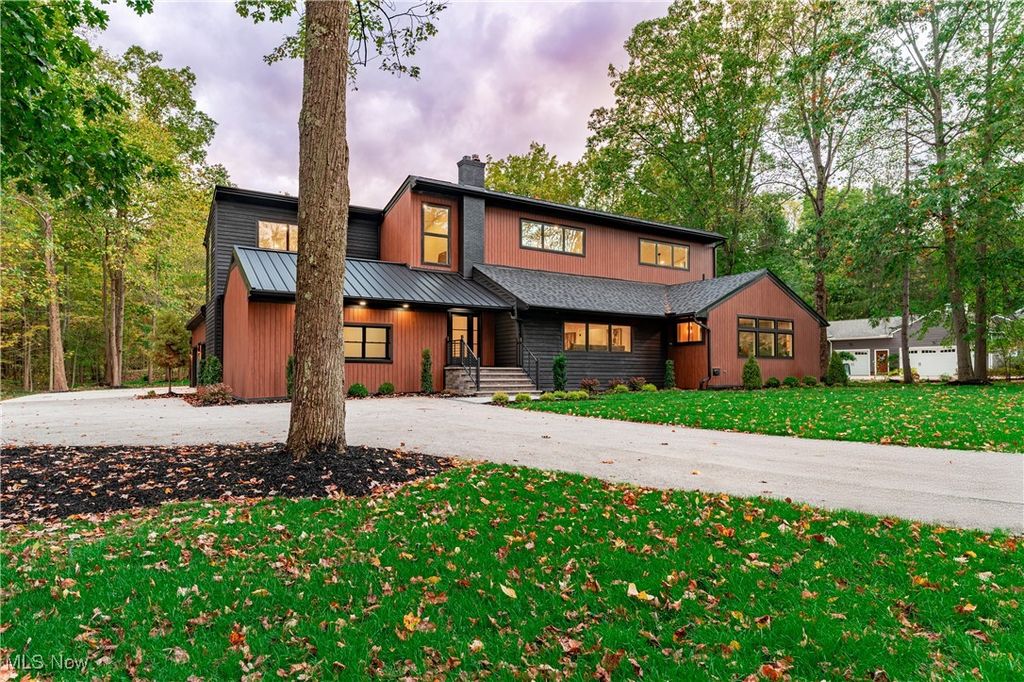 Photo of 32570 Hiram Trail, Moreland Hills, OH 44022 (MLS # 5162557)