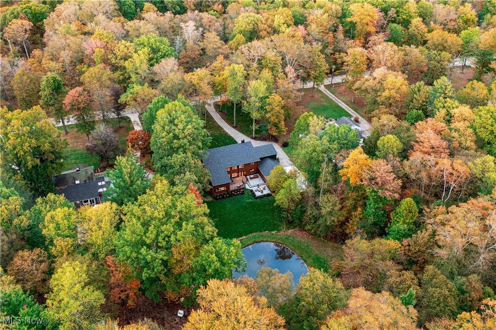 Photo of 32570 Hiram Trail, Moreland Hills, OH 44022 (MLS # 5162557)