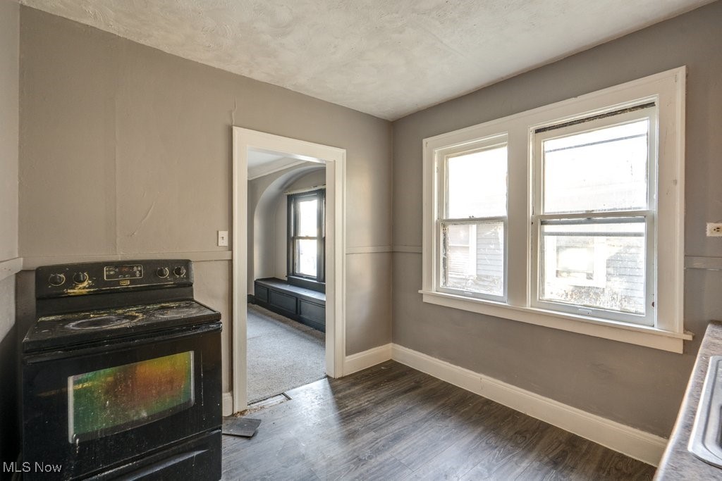 Lake Shore Blvd - Residential Income