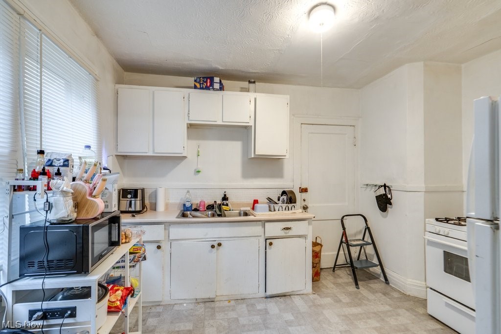 Lake Shore Blvd - Residential Income