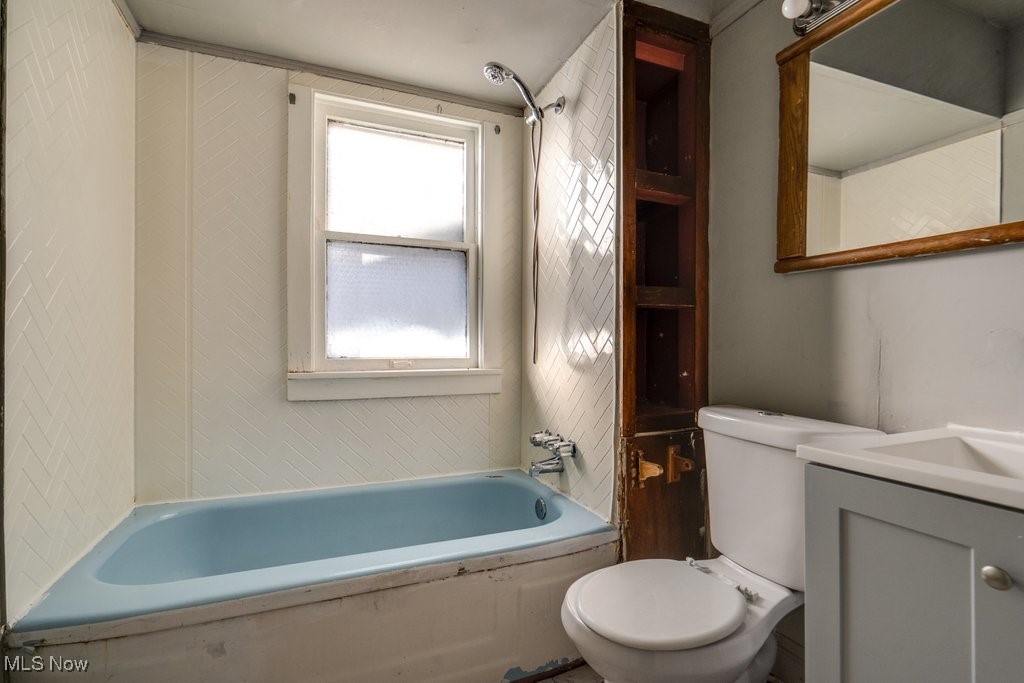 Lake Shore Blvd - Residential Income