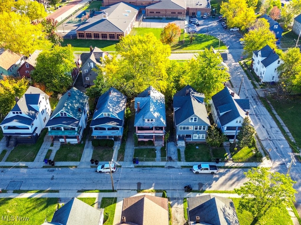 Lake Shore Blvd - Residential Income