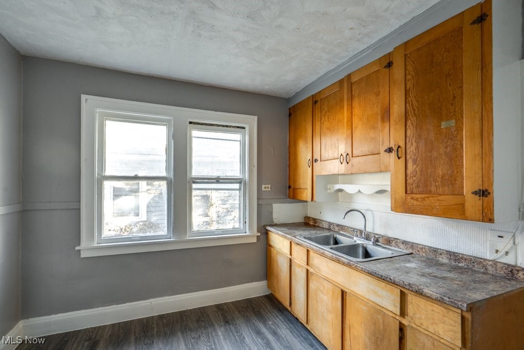 Lake Shore Blvd - Residential Income