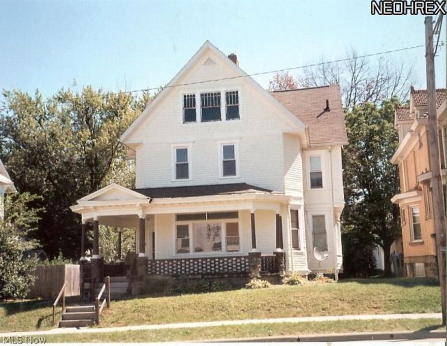 Nicely remodeled 3 unit.  Owner occupant buyers only. Great opportunity to live in unit and collect the mortgage payment from tenants.  All new exterior, interior paint. Much new carpet and many new windows. Separate electric and gas furnaces. 3 car garage. Shows well. May go FHA. possible seller assistance with buyer closing costs. Hogar Hispano non propfit owned property. Buyer income cannot exceed 120% of average median income for area.