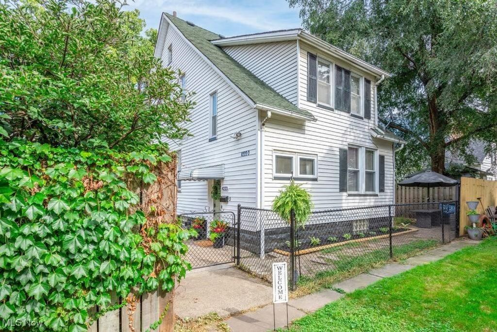 Photo of 4223 Bridge Avenue, Cleveland, OH 44113 (MLS # 5165682)
