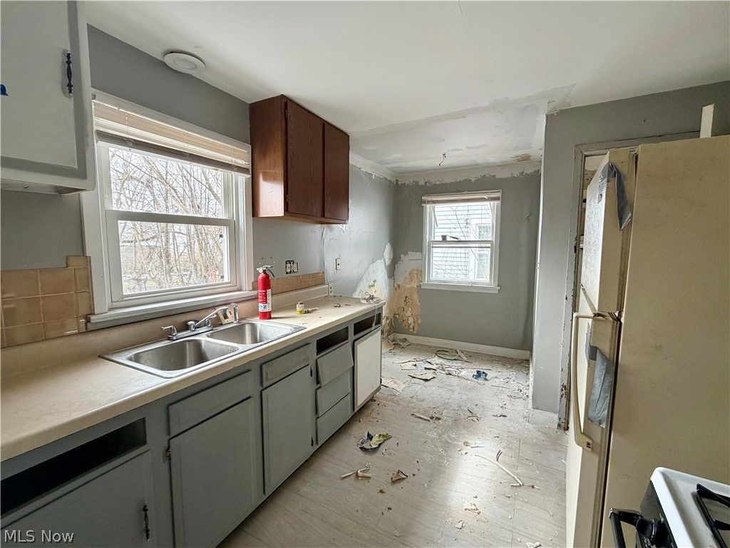 Photo of 12402 Imperial Avenue, Cleveland, OH 44120 (MLS # 5196287)