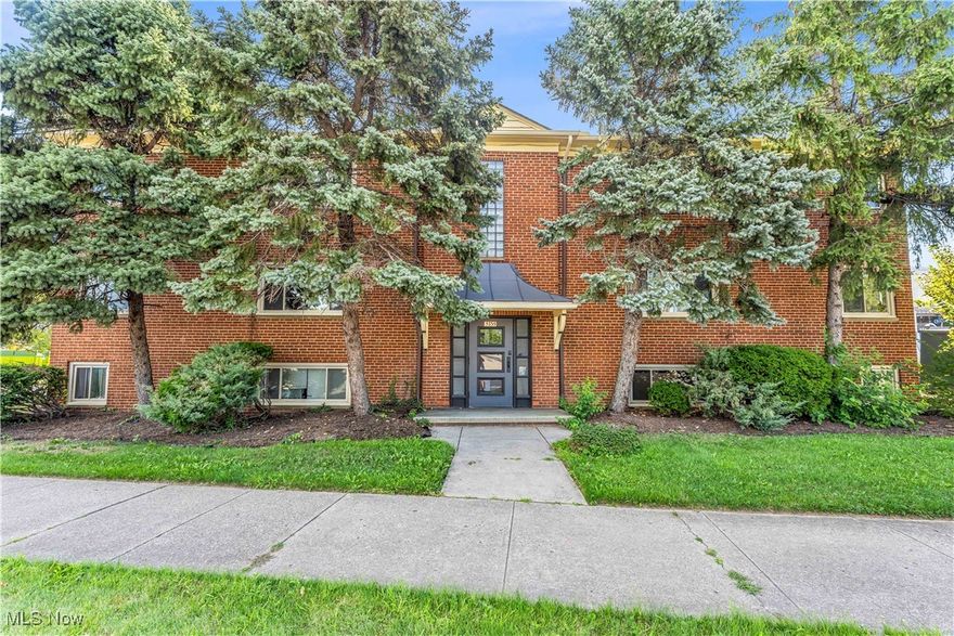 5235 State RD | Apt #3, Parma - Spacious 2 bed 1 bath apartment! //

$ 1050 rent / $ 1050 deposit //
$49 application fee per adult //
1-2 pets OK with approved PetScreening and PetFee.(Some breed restrictions apply per HUD guidelines). //
NO SMOKING //
1 time $149 non-refundable set up fee paid at lease signing //

$30/month required resident benefit package; can include personal property/liability insurance for an additional $5/month for $35/month total. //

All applicants are required to fill out a PetScreening application, found on our website directly on the application before being processed. Even if you have NO pets - this application must be filled out. One time, non-refundable pet fee of $200-500 per animal applies to all pets & must be paid prior to or when you pay your first month rent. (No fee for qualified assistance animals). //

Our application is processed through secure site: Findigs, and they require ID and income verification. Without this, your application will not be processed. They offer 24/7 chat support on their application directly if you have any questions. //
BEDROOMS: 2 //
BATHROOMS: 1 //
APPLIANCES PROVIDED: Fridge, stove, microwave, and dishwasher //
UTILITIES / RESIDENT RESPONSIBILITY: Resident pays gas and electric and is responsible for snow removal. //

Serious inquiries only.