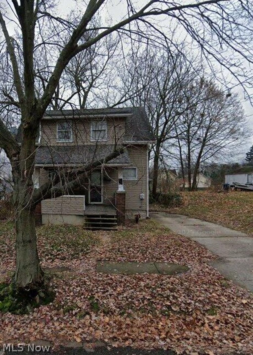 Photo of 452 Allenford Street, Akron, OH 44314 (MLS # 5204434)