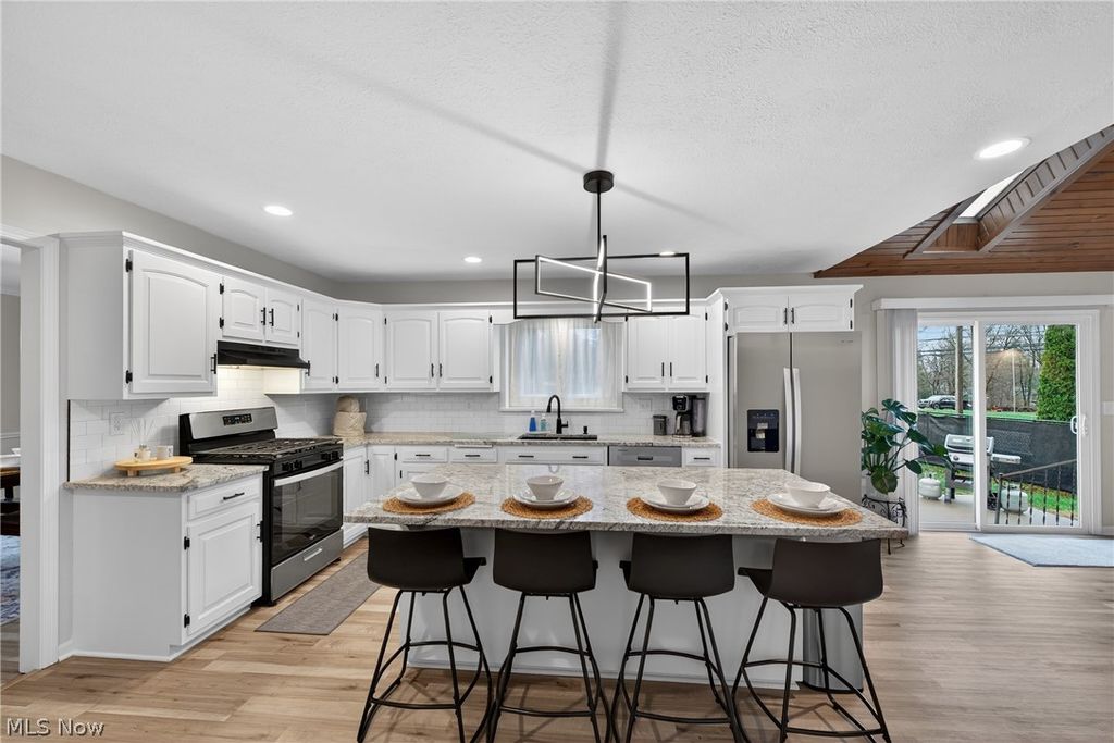 Photo of 531 Woodland Avenue, Wadsworth, OH 44281 (MLS # 5192358)