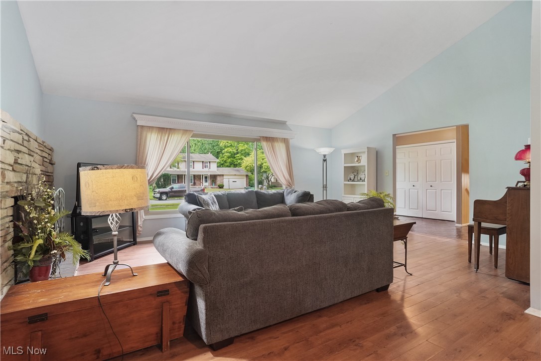 4579 Commodore Drive, Stow, Ohio image 11