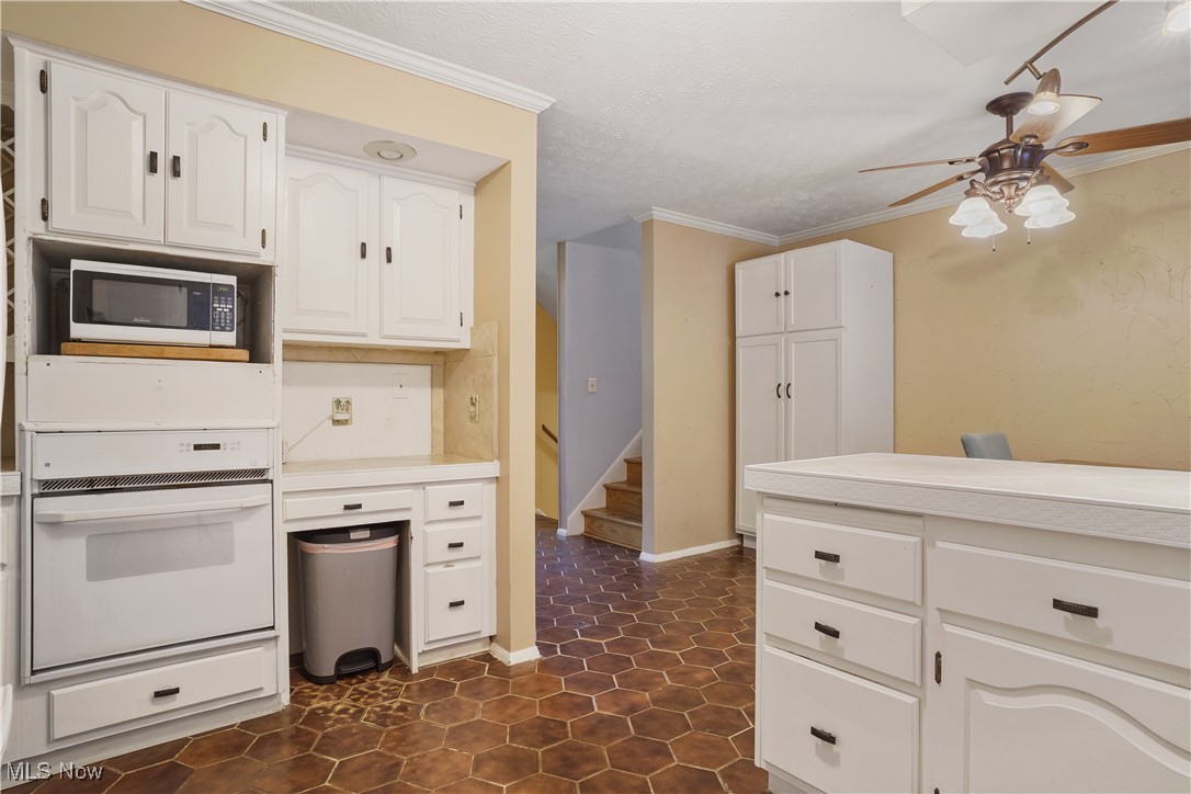 4579 Commodore Drive, Stow, Ohio image 18
