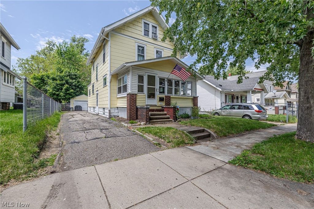 Photo of 2332 17th Street SW, Akron, OH 44314 (MLS # 5211585)